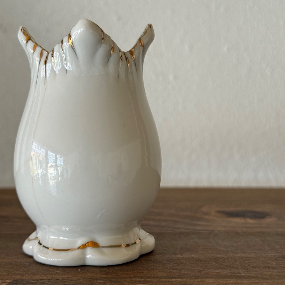 Vintage Japan Mini Tulip Bud Vase White Porcelain Gold Trim Cottagecore Decor